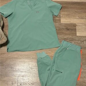 FIGS Green Scrub Set large!